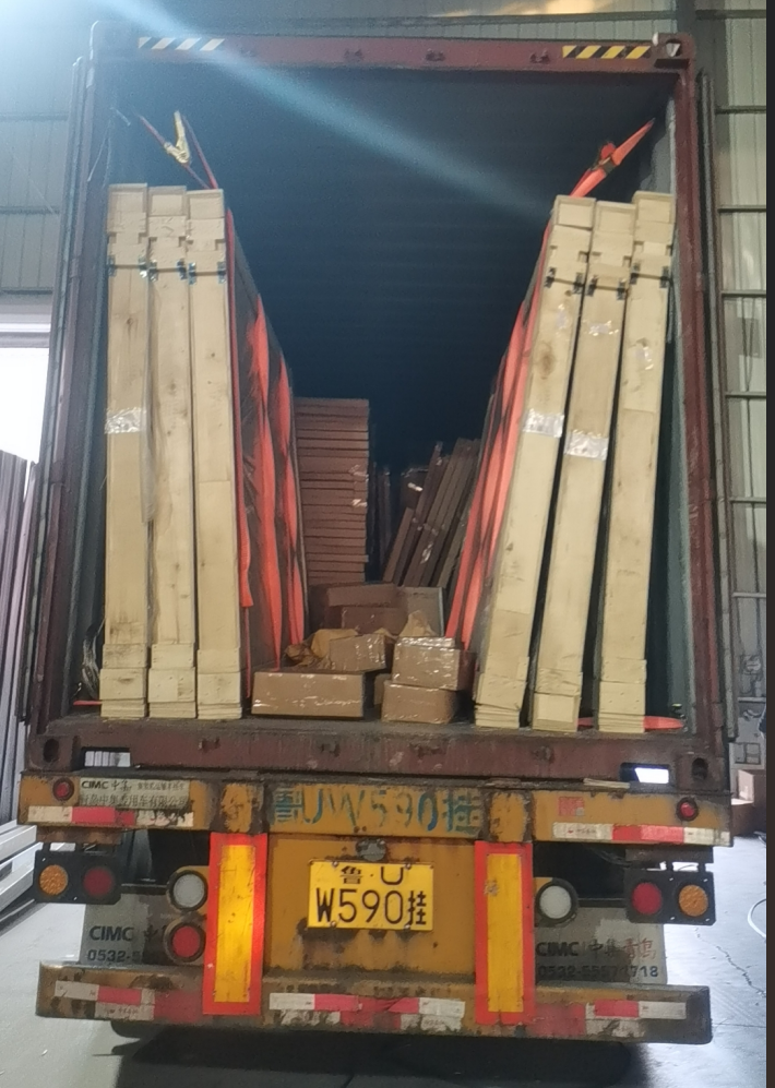 Press Release: Whale Sports Successfully Ships Padel Courts to South Africa, Expanding Global Reach in 2025